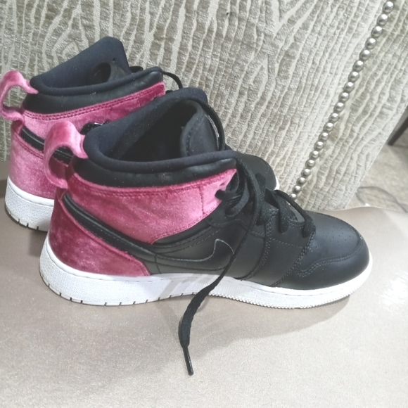 Nike Jordan 1 Mid Velvet Athletic Shoes/Sneakers - Picture 2 of 8